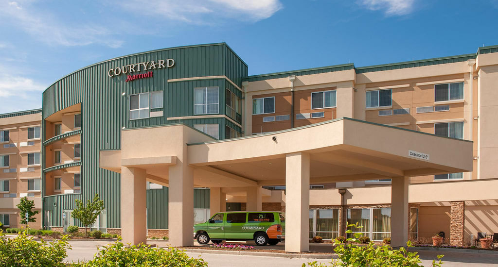 Courtyard Milwaukee Airport Hotel Eksteriør billede